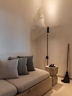 Manili Boutique Suites & Villas