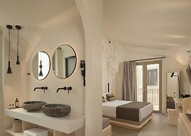 Manili Boutique Suites & Villas