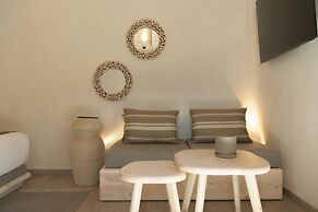 Manili Boutique Suites & Villas