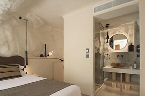 Manili Boutique Suites & Villas