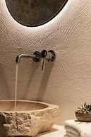 Manili Boutique Suites & Villas