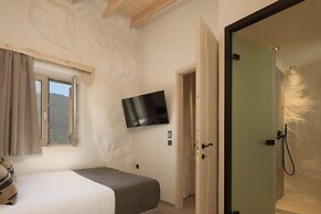 Manili Boutique Suites & Villas