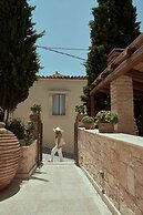 Manili Boutique Suites & Villas