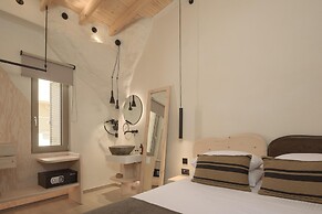 Manili Boutique Suites & Villas