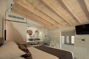 Manili Boutique Suites & Villas