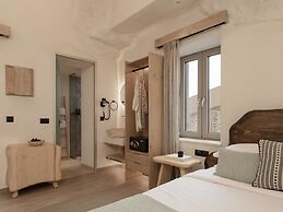 Manili Boutique Suites & Villas