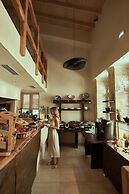 Manili Boutique Suites & Villas