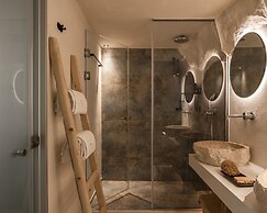 Manili Boutique Suites & Villas