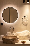 Manili Boutique Suites & Villas