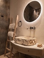 Manili Boutique Suites & Villas