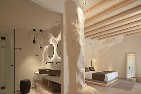 Manili Boutique Suites & Villas