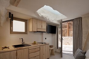 Manili Boutique Suites & Villas