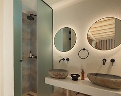 Manili Boutique Suites & Villas
