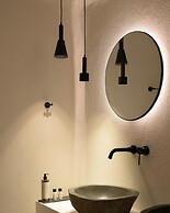 Manili Boutique Suites & Villas