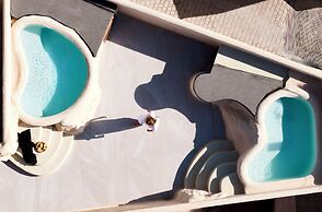 Manili Boutique Suites & Villas
