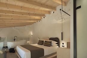 Manili Boutique Suites & Villas
