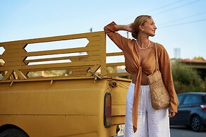 Manili Boutique Suites & Villas