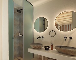 Manili Boutique Suites & Villas