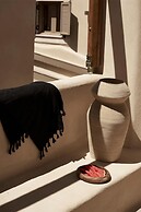 Manili Boutique Suites & Villas