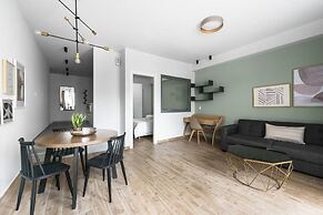 Big Apple, Nilie Hospitality MGMT