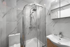 Big Apple, Nilie Hospitality MGMT