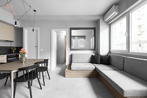 Big Apple, Nilie Hospitality MGMT