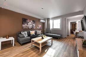 Big Apple, Nilie Hospitality MGMT