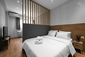 Big Apple, Nilie Hospitality MGMT