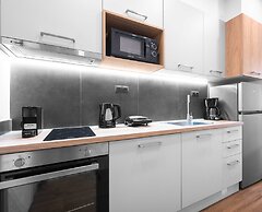 Big Apple, Nilie Hospitality MGMT