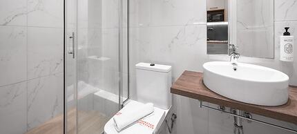 Big Apple, Nilie Hospitality MGMT