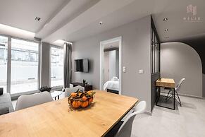 Big Apple, Nilie Hospitality MGMT