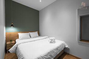 Big Apple, Nilie Hospitality MGMT