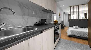 Big Apple, Nilie Hospitality MGMT