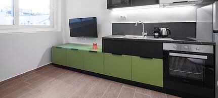 Big Apple, Nilie Hospitality MGMT