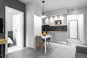 Big Apple, Nilie Hospitality MGMT