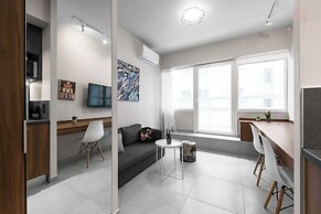 Big Apple, Nilie Hospitality MGMT