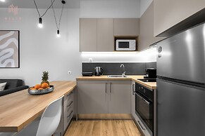 Big Apple, Nilie Hospitality MGMT