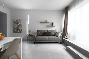 Big Apple, Nilie Hospitality MGMT