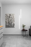 Big Apple, Nilie Hospitality MGMT