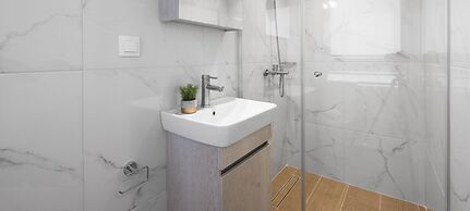 Big Apple, Nilie Hospitality MGMT