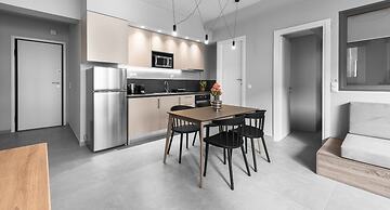 Big Apple, Nilie Hospitality MGMT