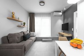 Big Apple, Nilie Hospitality MGMT