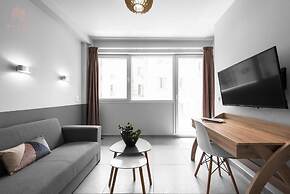 Big Apple, Nilie Hospitality MGMT