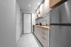 Big Apple, Nilie Hospitality MGMT