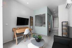 Big Apple, Nilie Hospitality MGMT