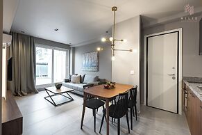 Big Apple, Nilie Hospitality MGMT