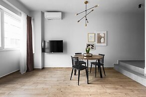 Big Apple, Nilie Hospitality MGMT