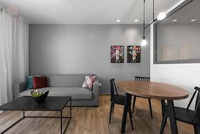 Big Apple, Nilie Hospitality MGMT