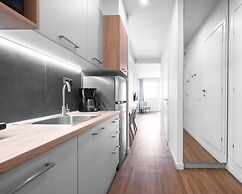 Big Apple, Nilie Hospitality MGMT