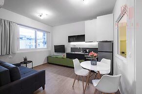 Big Apple, Nilie Hospitality MGMT